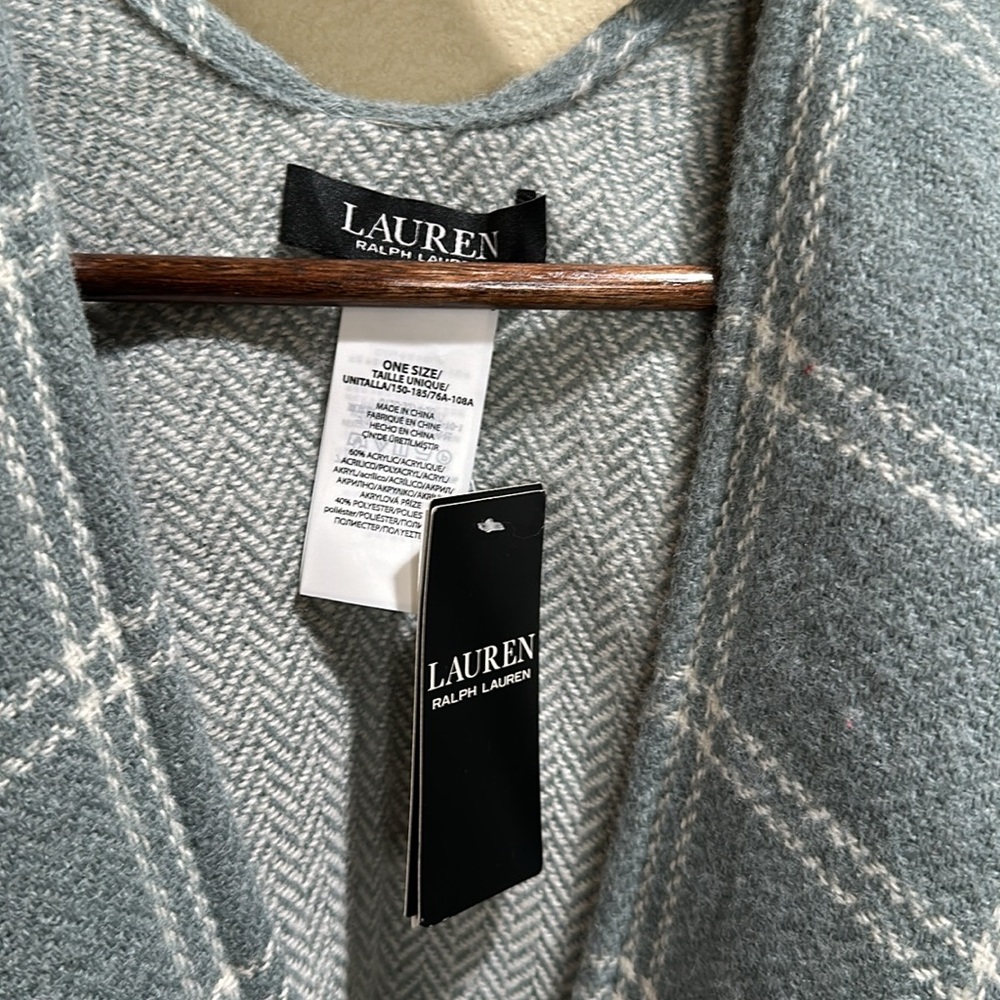 NWT Lauren Ralph Lauren Reversible Herringbone Ruana  shawl - Picture 3 of 8